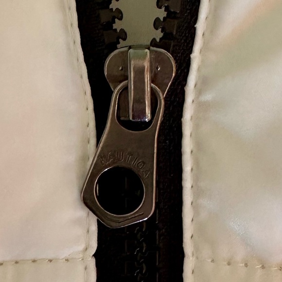 Nautica White Puffer Jacket ski coat Faux Fur Hood white with black highlights M - Picture 12 of 17